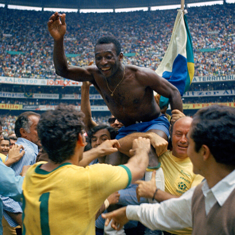 29onsoccer-pele-1-f34f-mediumSquareAt3X-1.jpeg