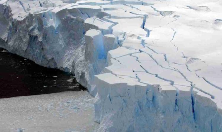 iceberg 3.5 times larger than london is melting, releasing billions of tonnes of freshwater