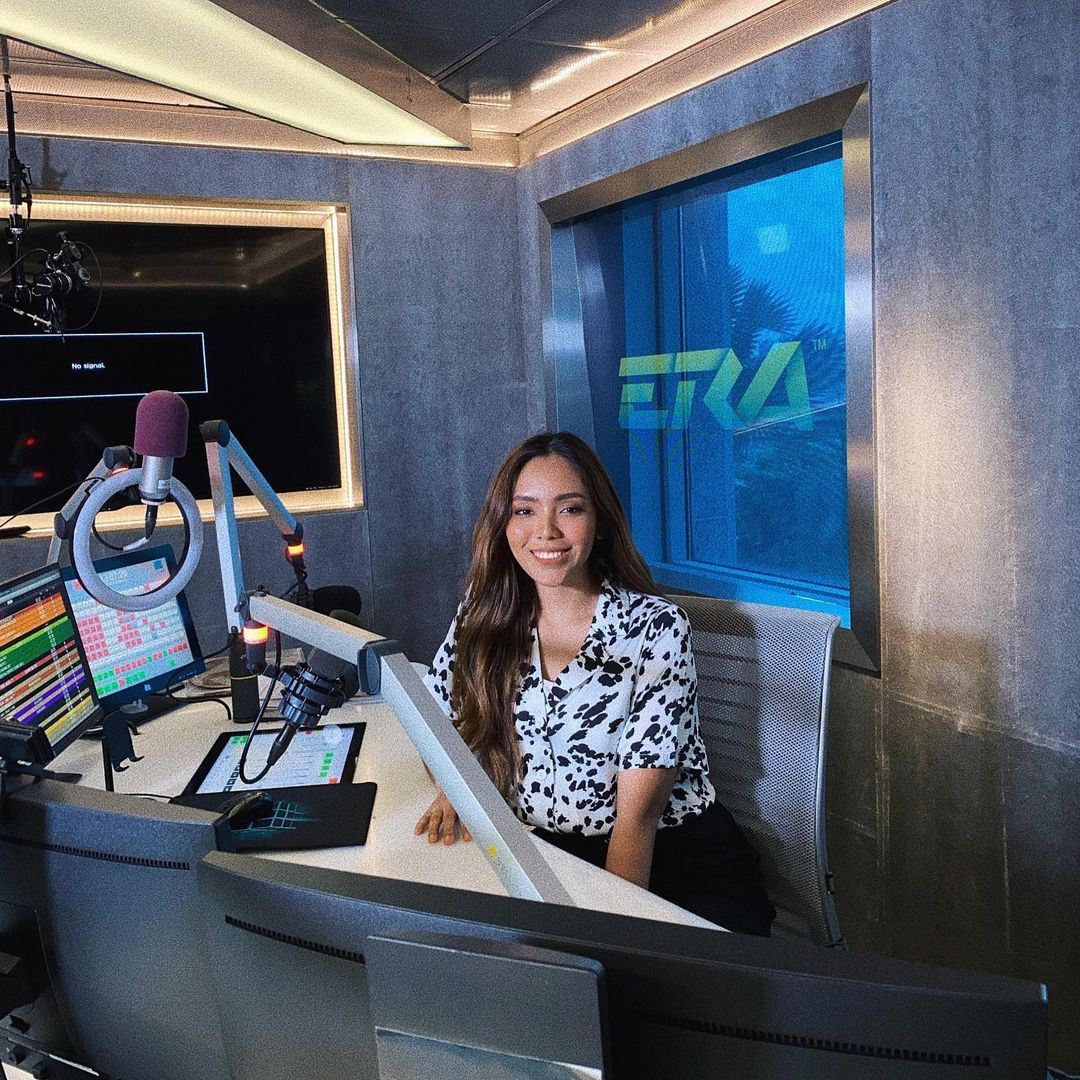 isha norsham sedih dikecam isu warna kulit, dedah pernah hidup susah - “saya ingat mak sanggup kutip duit syiling nak beli nasi bagi kami makan”