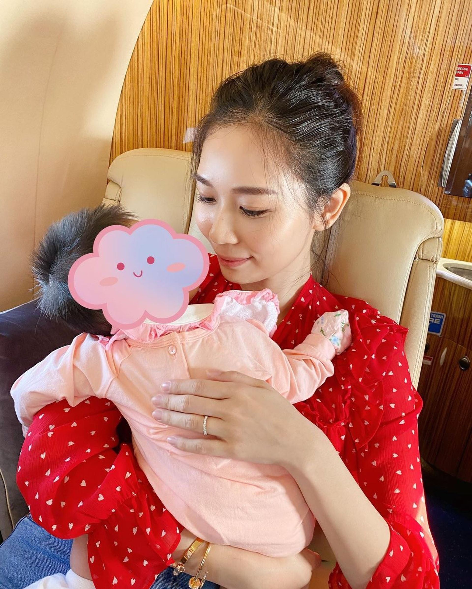 恭喜❗️杨秀惠诞下第二胎：兴奋小妺妹的到来❤️