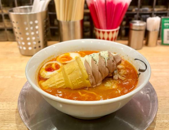 restoran ini perkenal menu baru, ramen celup aiskrim kon 