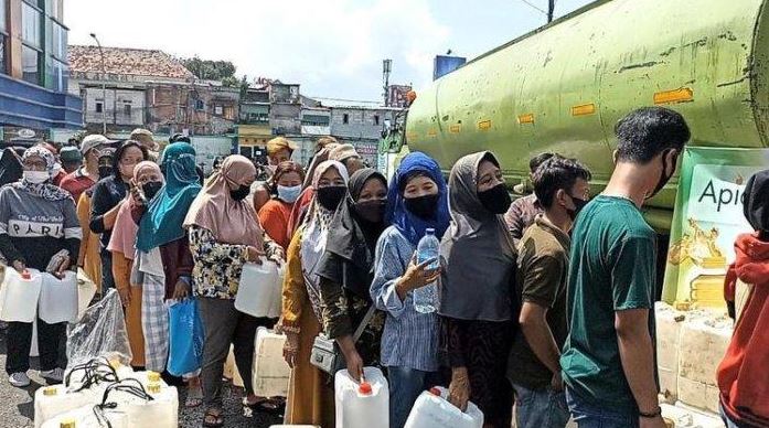 nak beli minyak masak, kena celup dulu jari dalam dakwat 