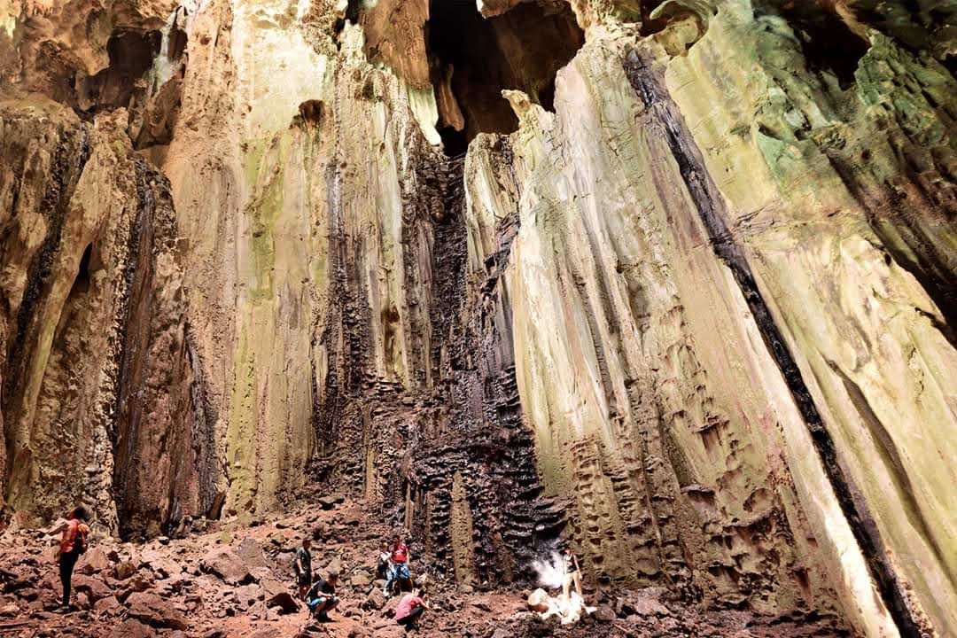 Silabur caving hiking Sia Sitok Sarawak