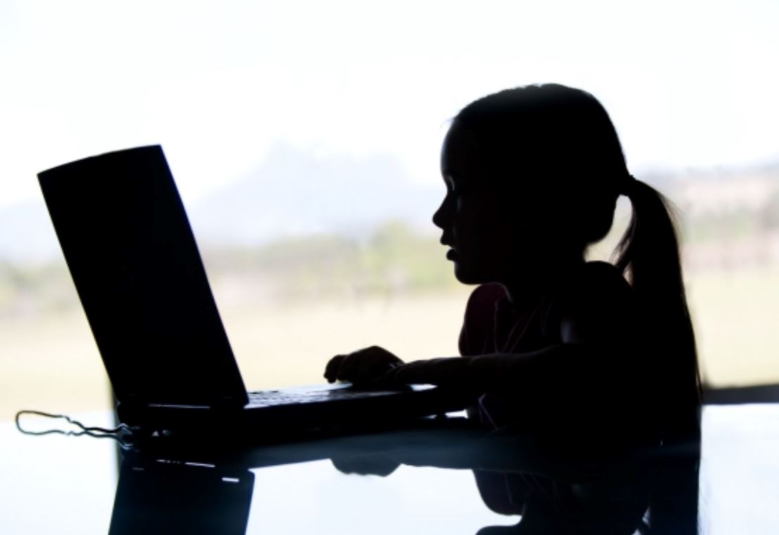 please monitor your kids online!