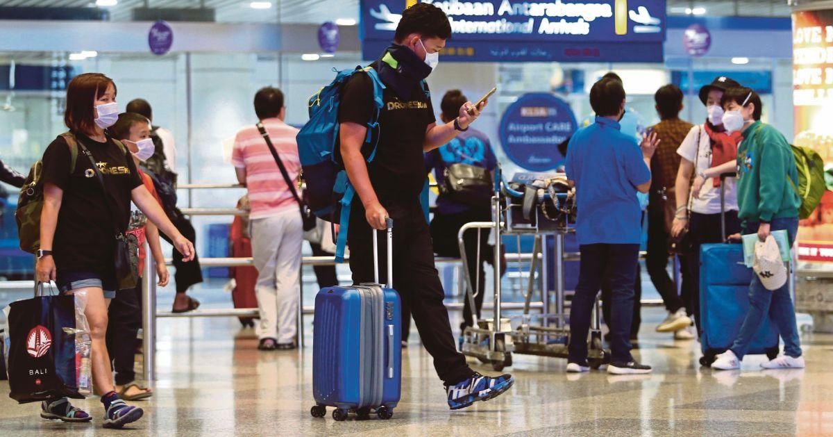 pm dijangka akan umum tarikh buka sempadan negara - “kita perlu akui covid-19 akan jadi seperti penyakit lain macam denggi”