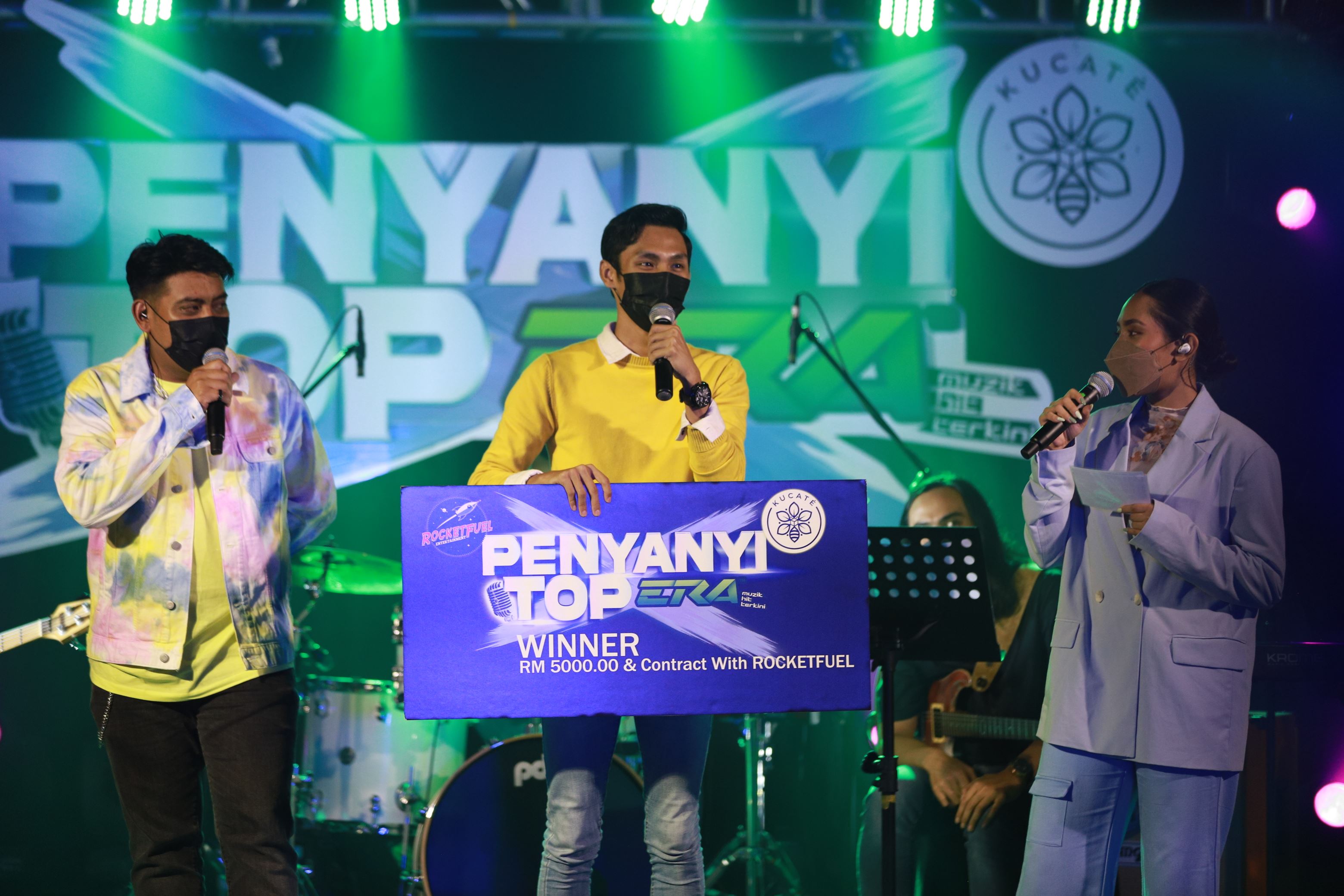 syazwan syahmi juara ‘penyanyi top era’, skor kontrak dengan rocketfuel entertainment!