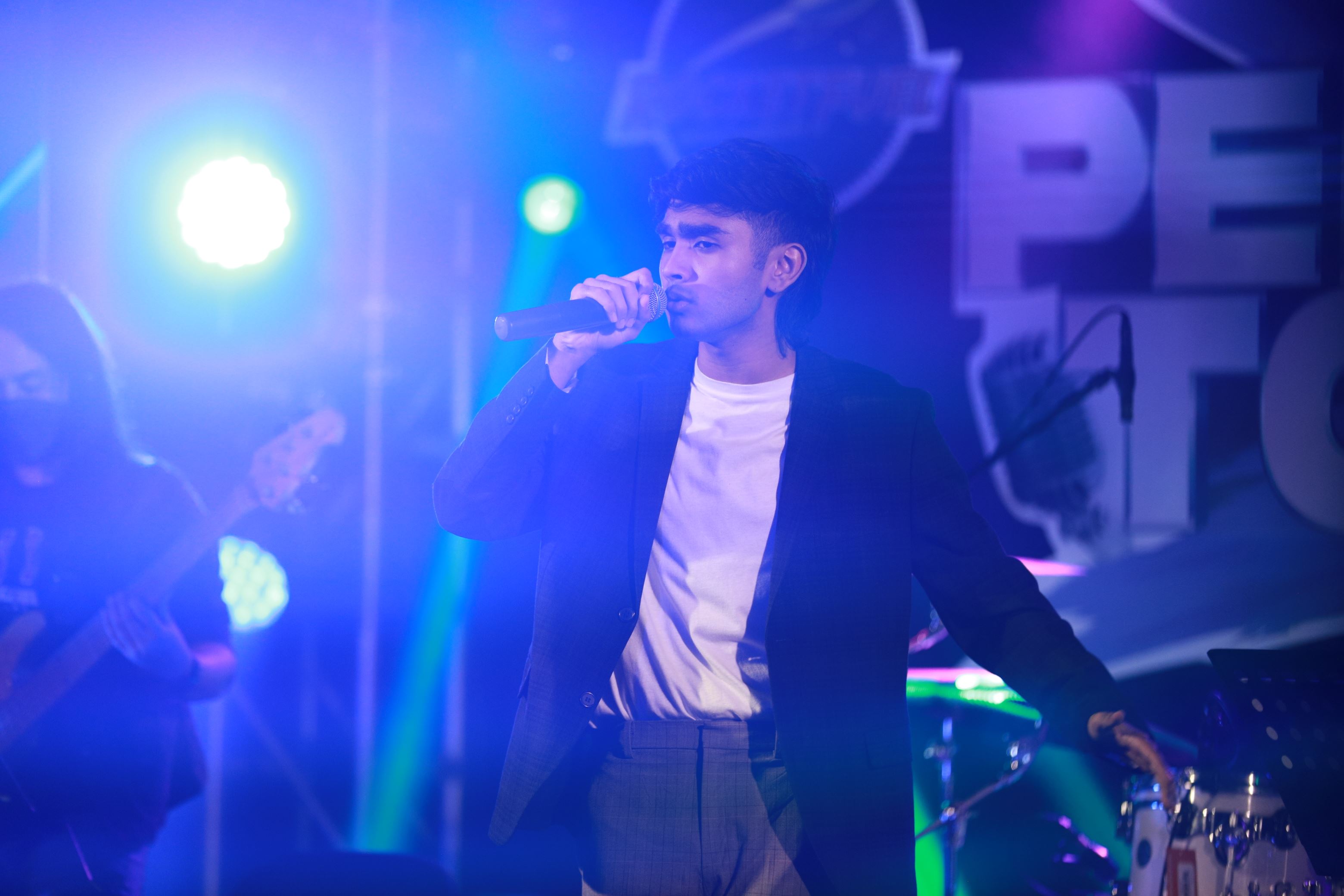 syazwan syahmi juara ‘penyanyi top era’, skor kontrak dengan rocketfuel entertainment!