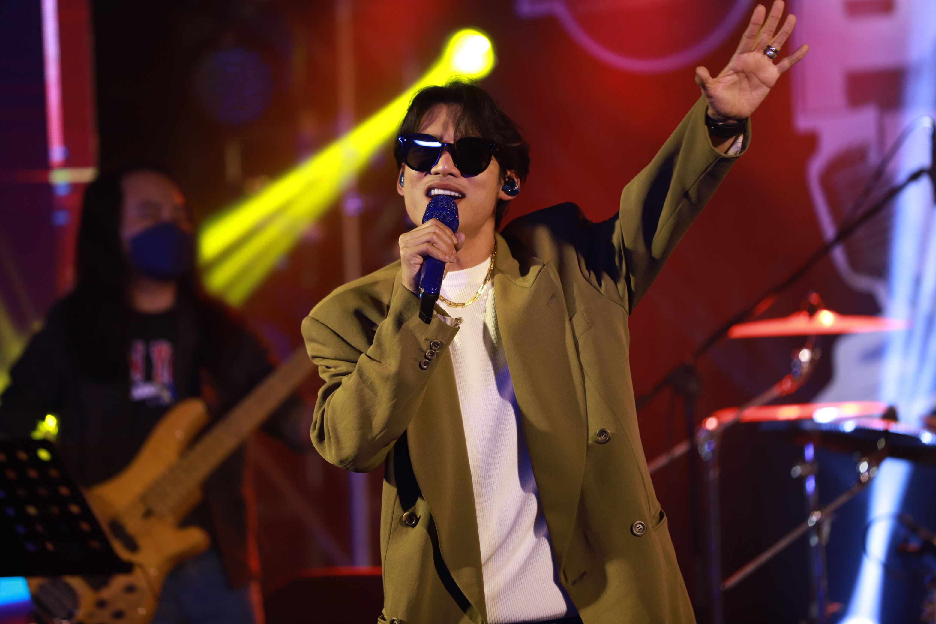 syazwan syahmi juara ‘penyanyi top era’, skor kontrak dengan rocketfuel entertainment!