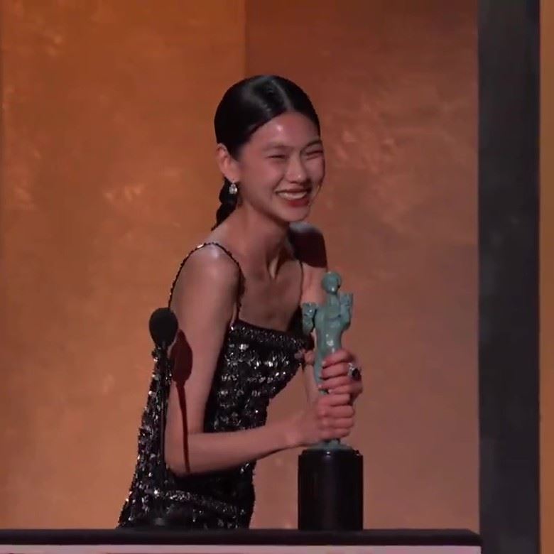 【演员工会奖】《鱿鱼游戏》李政宰、郑浩妍夺视帝视后🏆