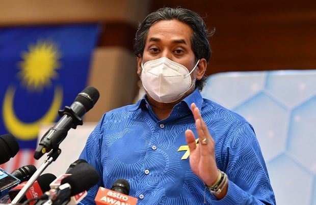there’s high possibility of omicron wave hitting malaysia, says health minister