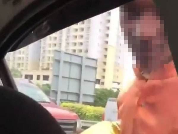 peminta sedekah biadap di jalanan? netizen harap pihak berkuasa ambil tindakan