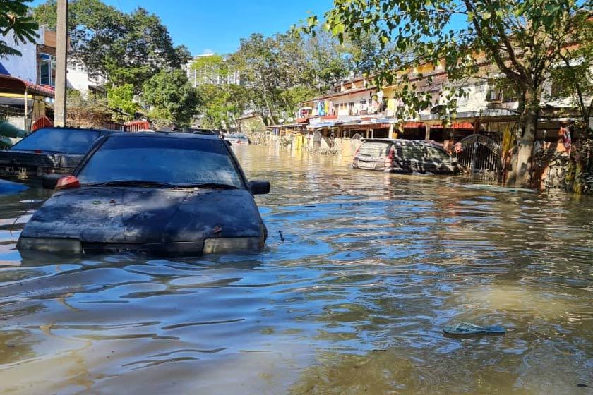 malaysian automotive companies offer discounts for flood-affected vehicles