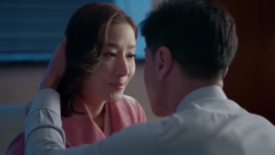 《家族荣耀》杨茜尧的鼻子竟然透光❗️「木偶鼻」再成为焦点