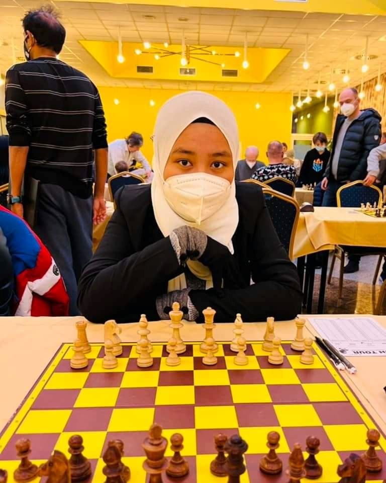 17-year-old malaysian girl represents the country at international chess competition in prague