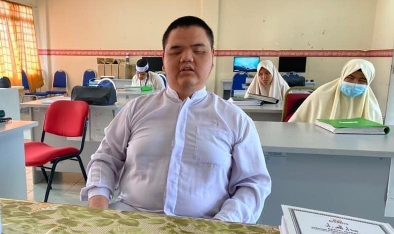 mualaf oku penglihatan hafaz al-quran 30 juzuk