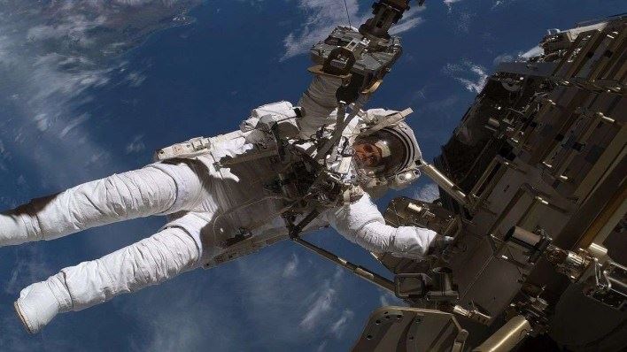 humans may quickly go blind if they travel to outer space, experts warn
