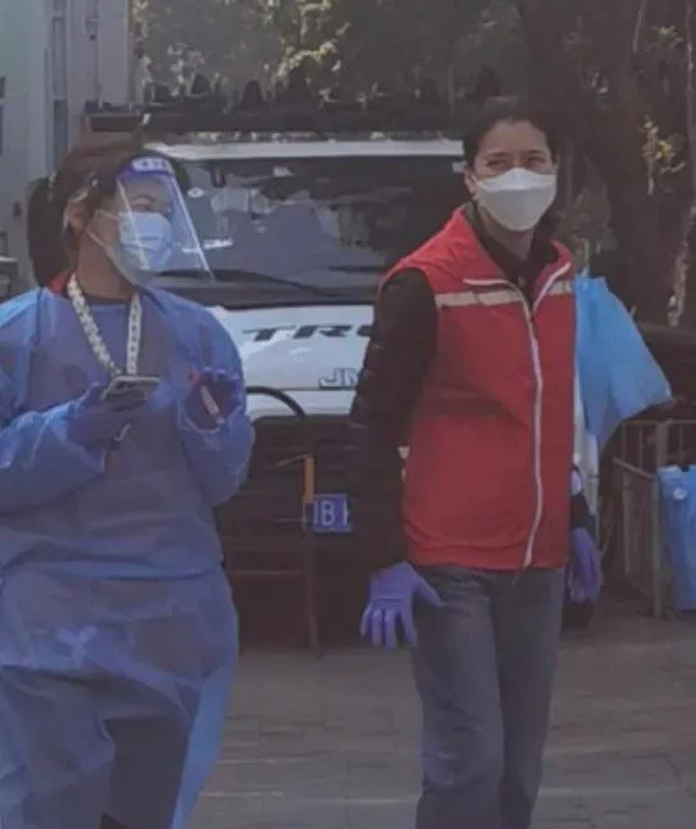 人靓心也靓❗️袁咏仪当义工 帮忙验核酸💉