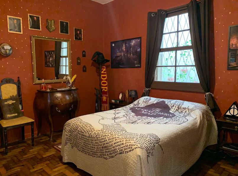 alohomora! unlock an unforgettable holiday with these wonderfully wizardly airbnb stays!