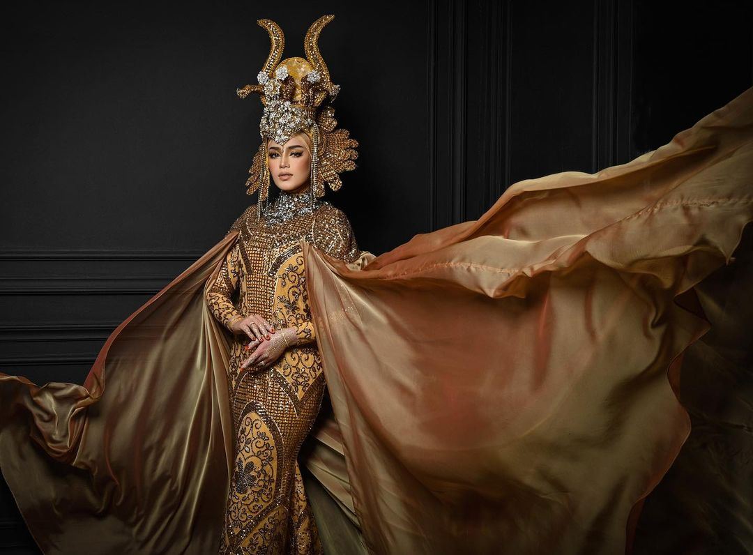 uyaina arshad ‘tangkap’ perhatian netizen, persalinan mewah dianggap tiru dengan watak maleficient dan loki?