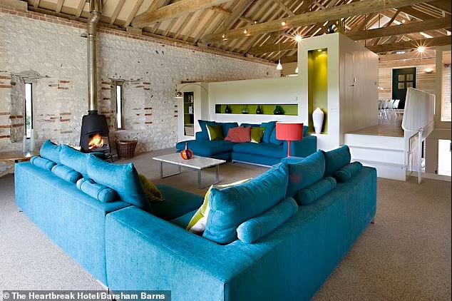 hotel ini tawar bantuan pada wanita frust akibat putus cinta