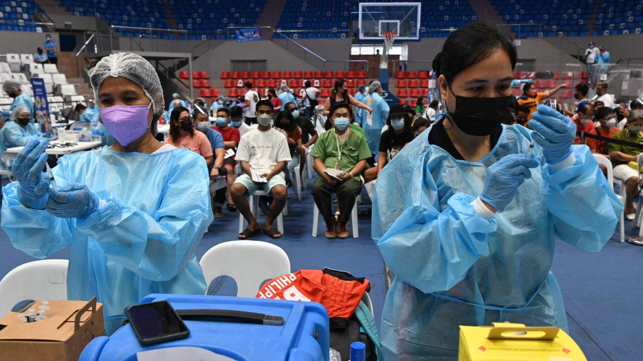 wear facemasks, get vaccines, omicron risk is still high says who