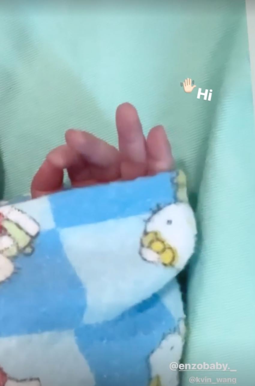 【娱乐】大马网红jasmine诞下男宝！晒宝宝脚丫子取名enzo！