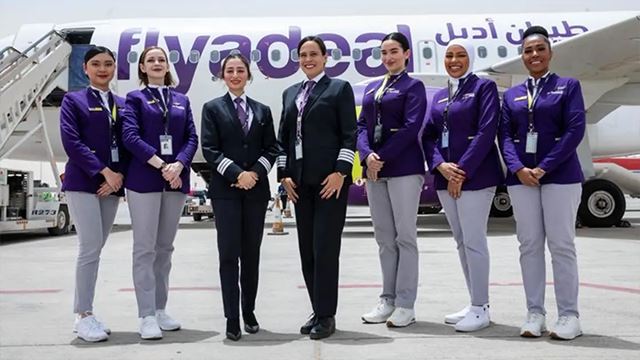 flydeal-all-female-crew-640.png