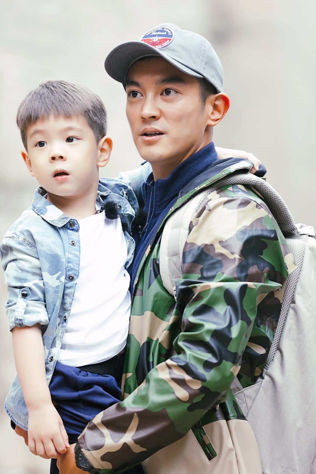 📸️环球影城游玩被偶遇❗️嗯哼长高很多越来越帅气🌟