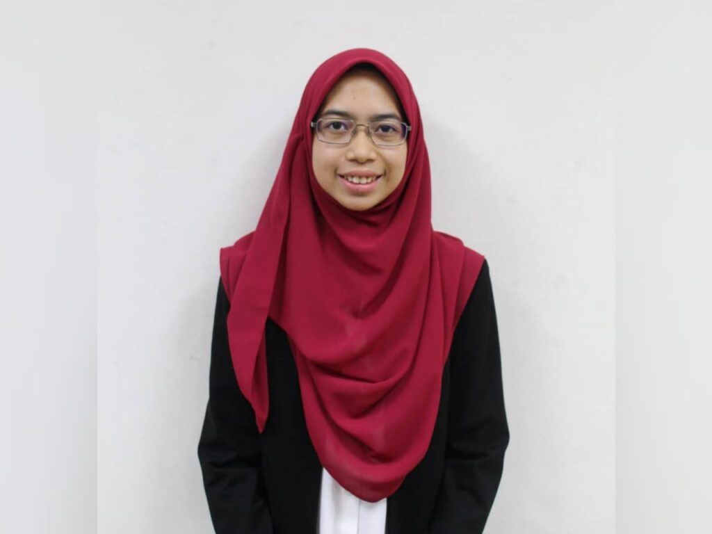 hebat, graduan perakauan uitm ini kelapan terbaik di dunia!