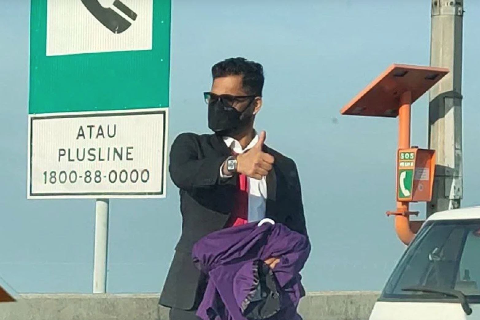 kind motorist helps university graduate who was late for his convocation due to traffic