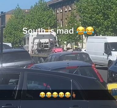 akibat tak bayar parkir, kereta mainan budak ini kena tunda