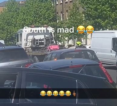 akibat tak bayar parkir, kereta mainan budak ini kena tunda