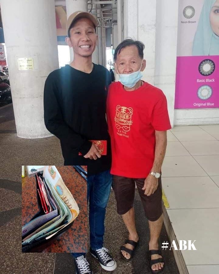 malaysian returns lost wallet to singaporean uncle, rewarded for his kindness!