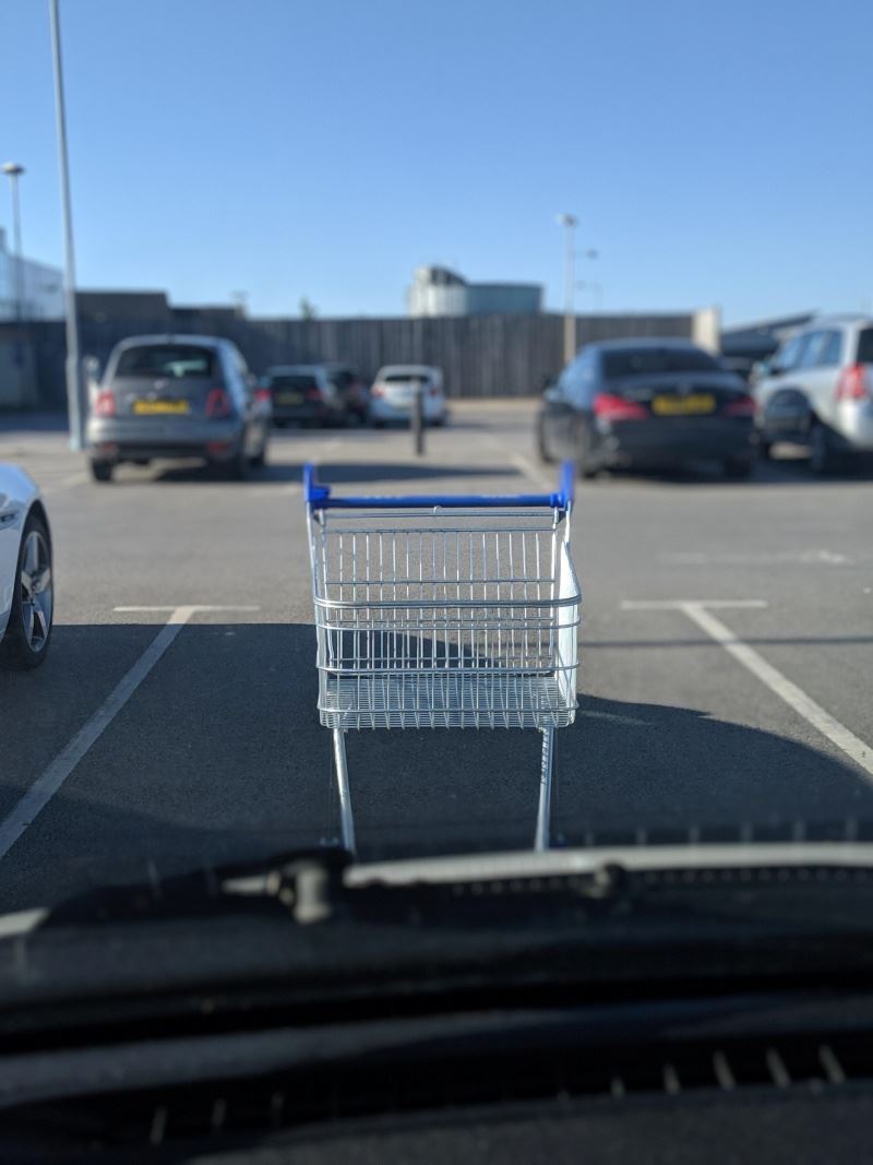 ini sebab-sebab kenapa orang malas letak balik troli ditempat asalnya