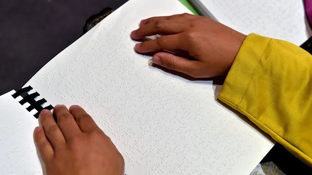 al-quran jadi pedamping pemuda kurang upaya penglihatan