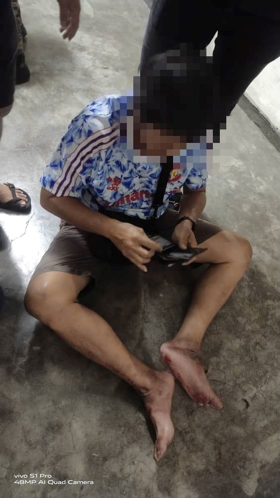 man in penang got his feet stuck between elevator doors, video went viral online