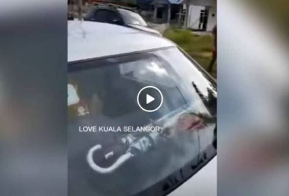 ‘rider’ maut tercampak atas bumbung kereta akibat wanita masuk simpang secara mengejut