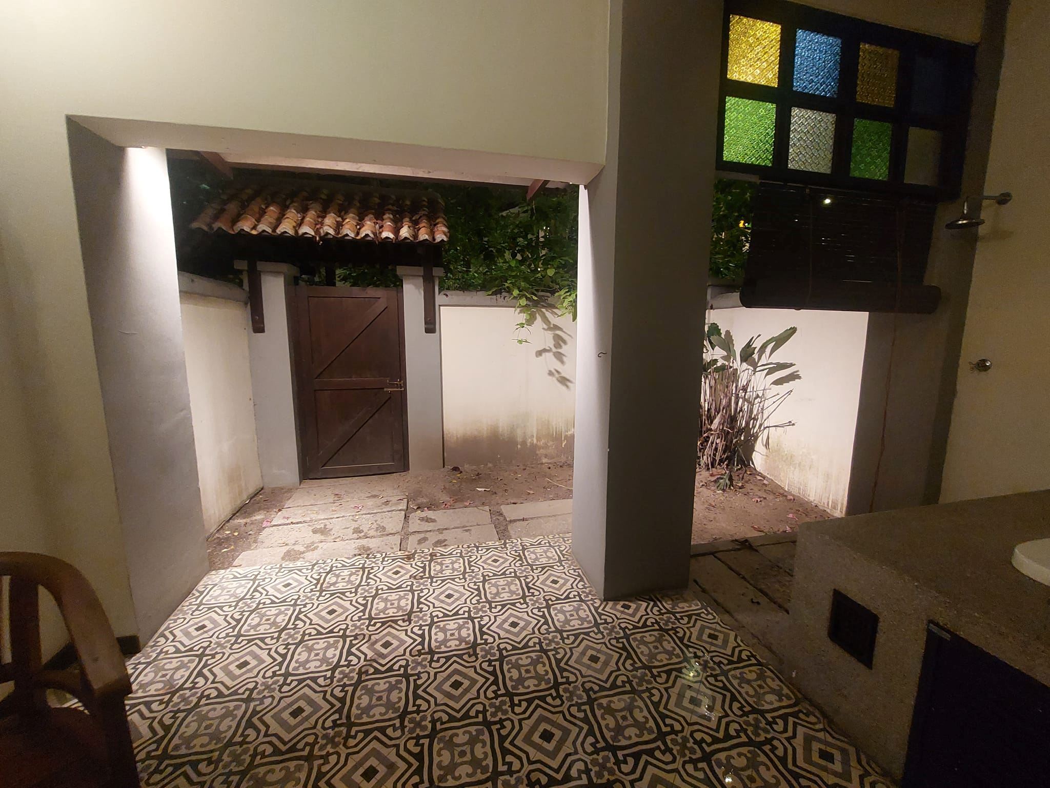 【灵异】槟州猛鬼酒店令人毕生难忘？网惊呼：有黑影在房间！