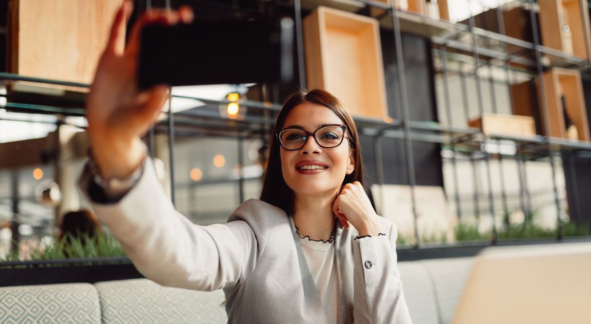 instagram akan sahkan umur pengguna muda dengan video selfie