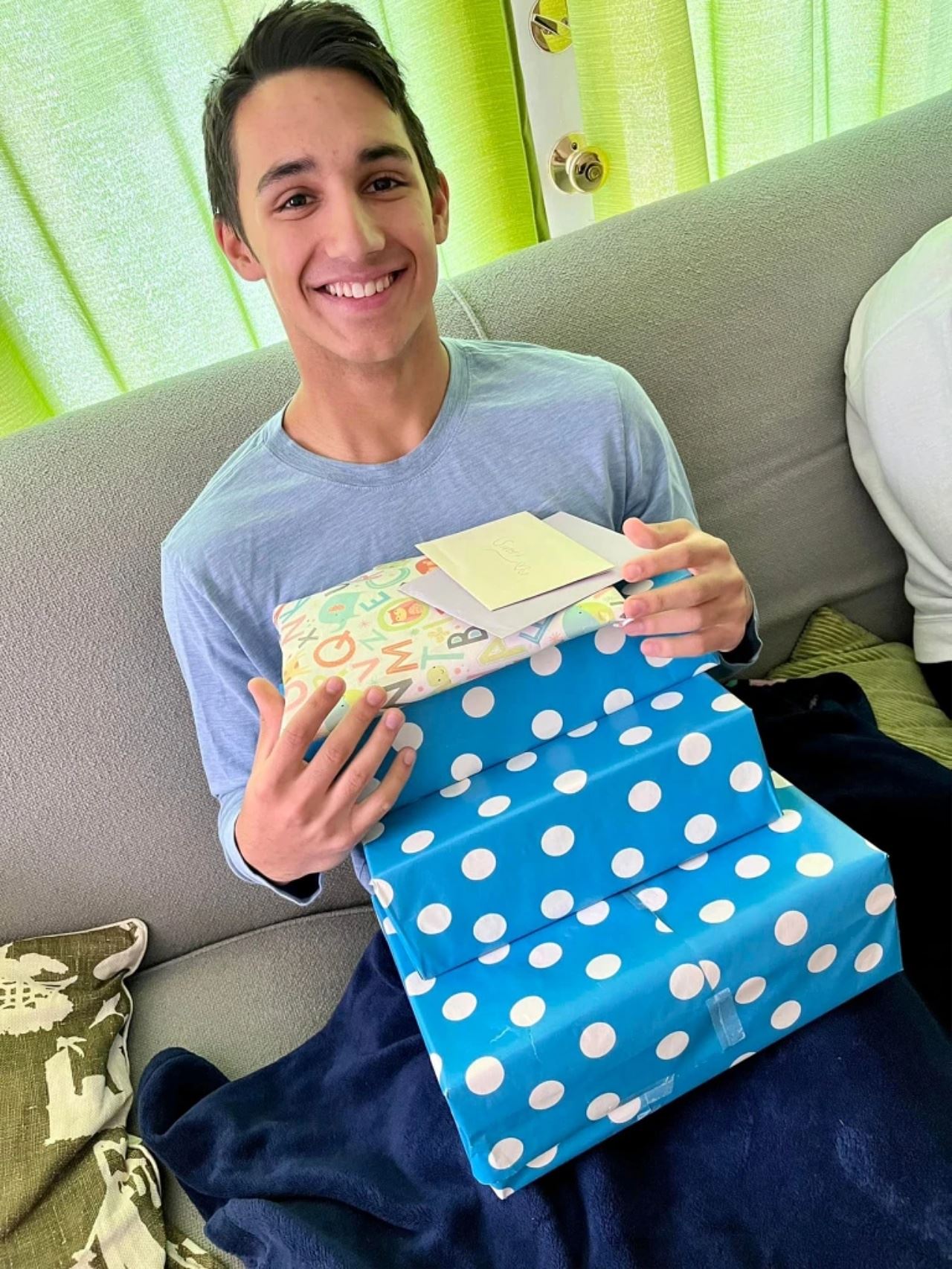 remaja terima rm7,560 lepas enam tahun tak guna media sosial