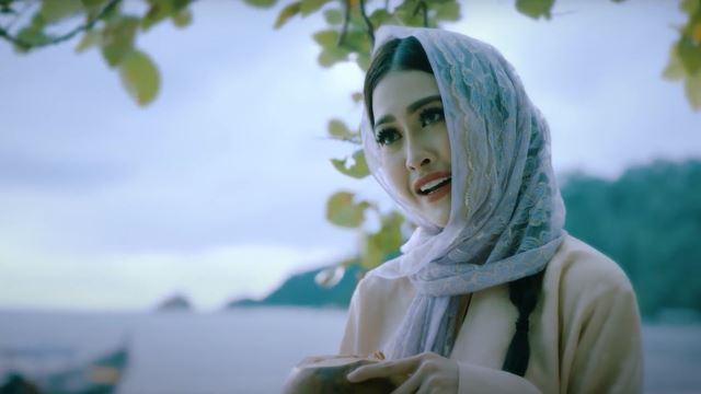 amen khalid sambung legasi allahyarham mamat khalid menerusi kampong pisang berbuah dua kali