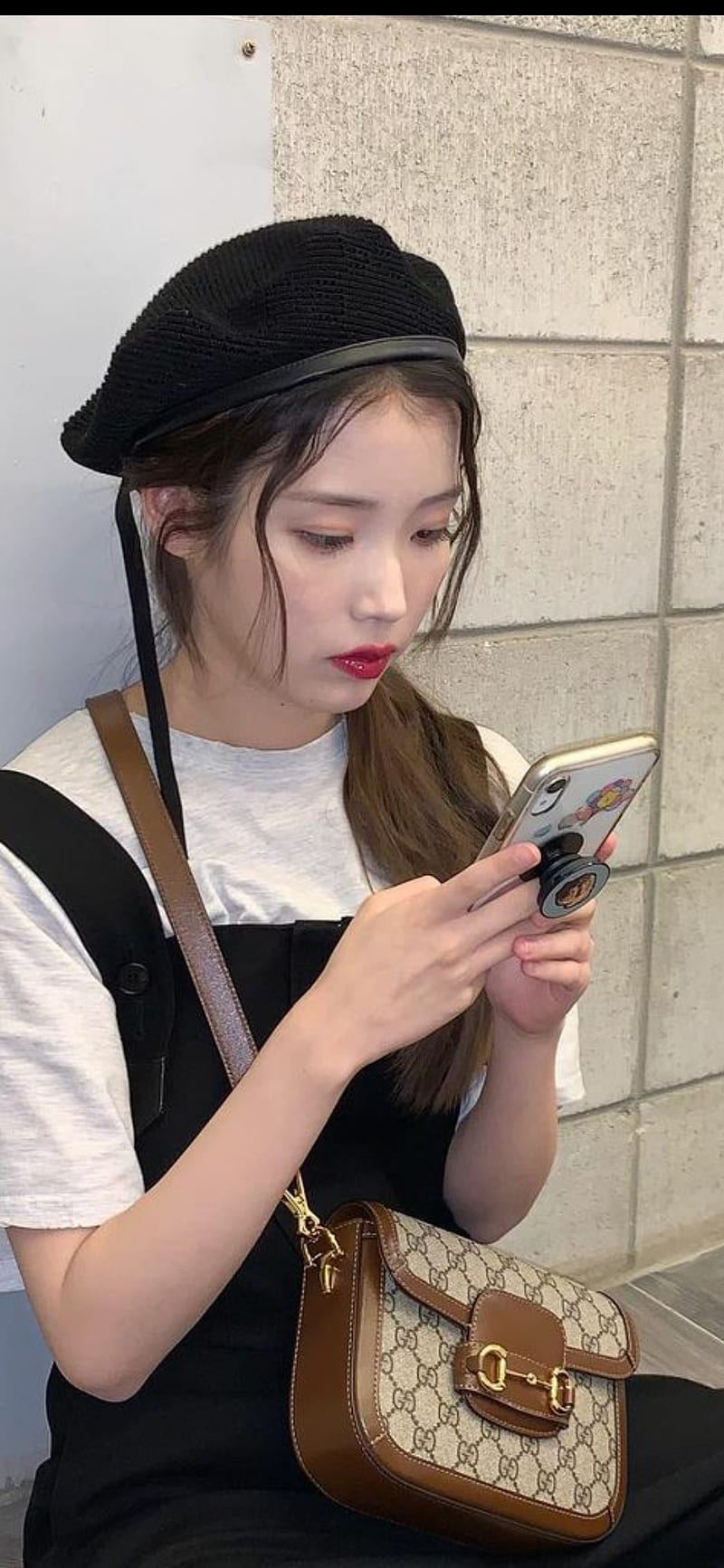 手机看越多,肚腩变越大啊❗️研究:接触多蓝光会储存体内脂肪😱