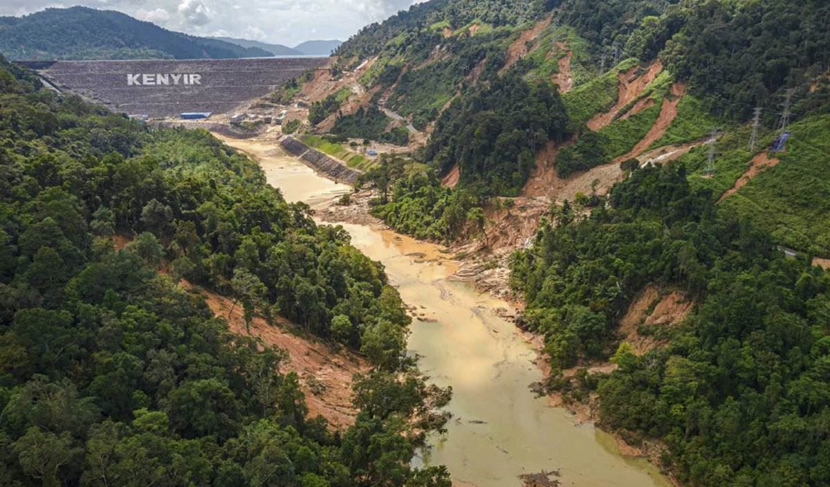 tiada pembalakan haram dilaporkan, kejadian berpunca daripada pergerakan tanah berlaku di tasik kenyir