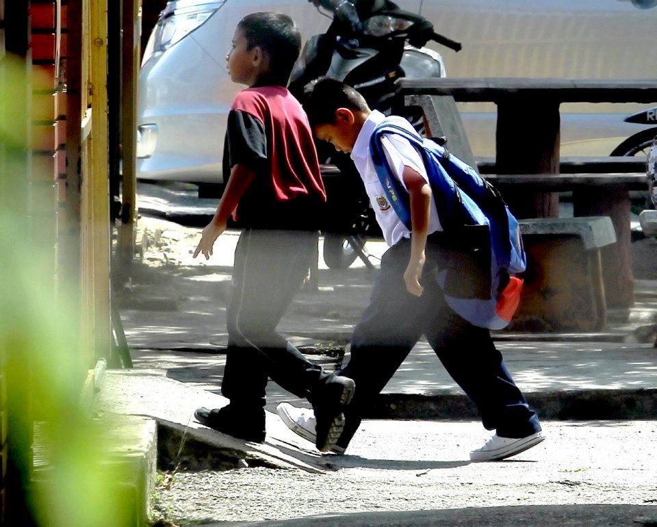 isu beg berat, murid sekolah rendah akan punyai lokar sendiri