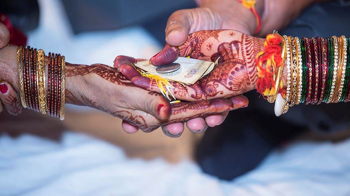 indian tinder swindler! man marries 27 woman across 10 states for their money