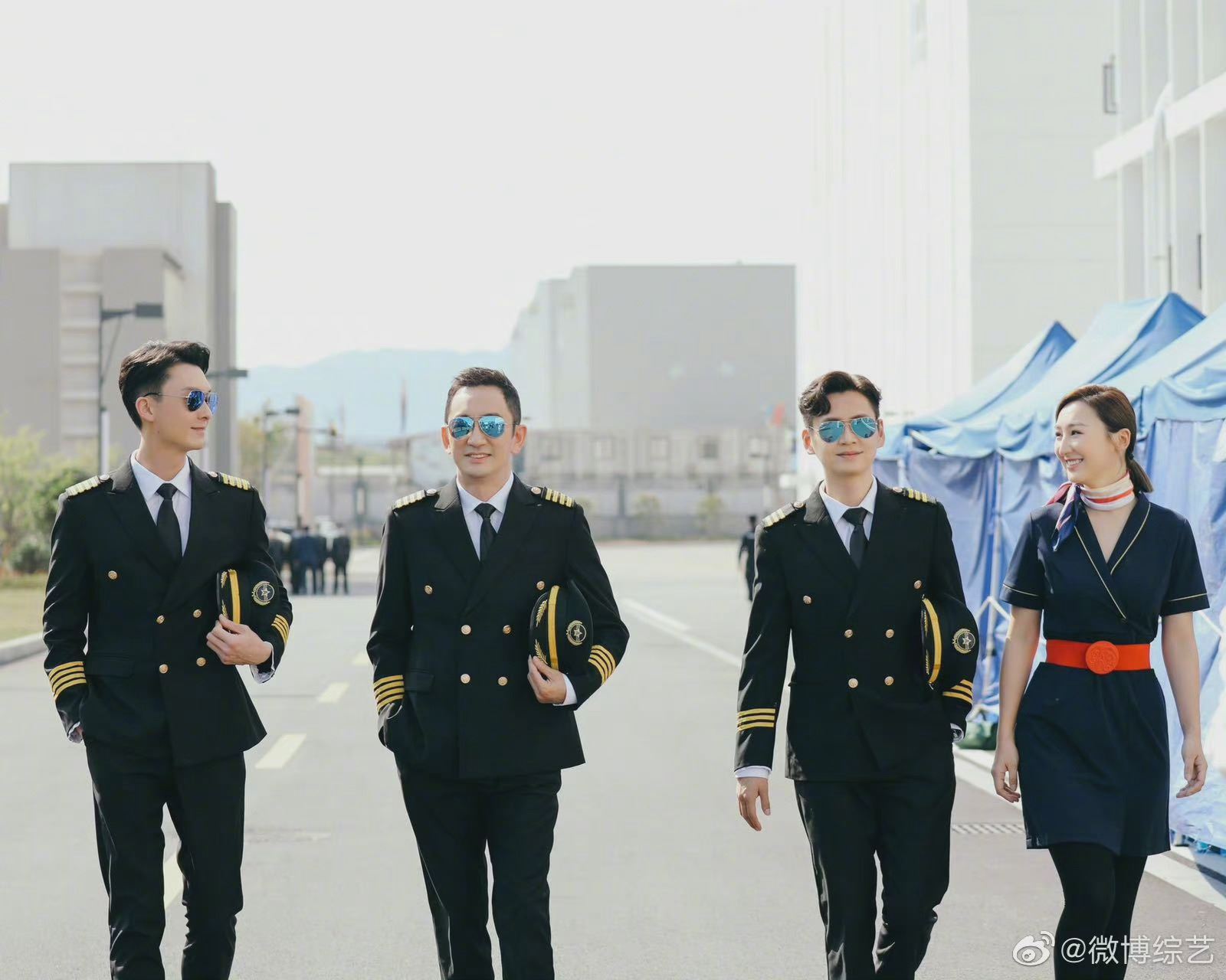 王浩信、张振朗、高海宁神还原《冲上云霄》❓制服诱惑好靓仔靓女啊😍