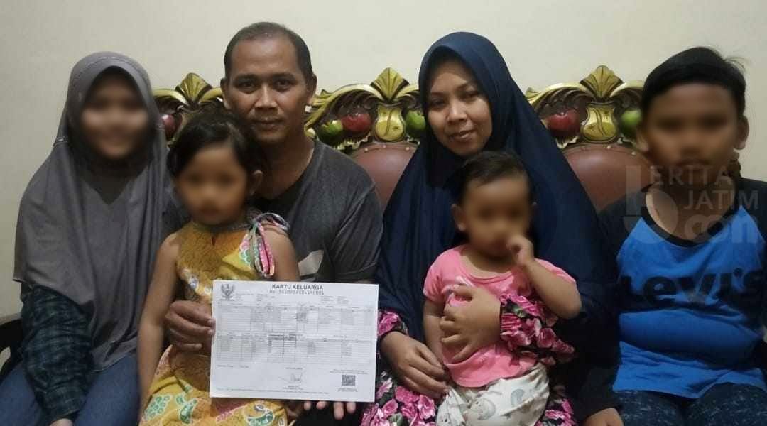 couple in indonesia name their children with only one letter, v, j, l, and n!