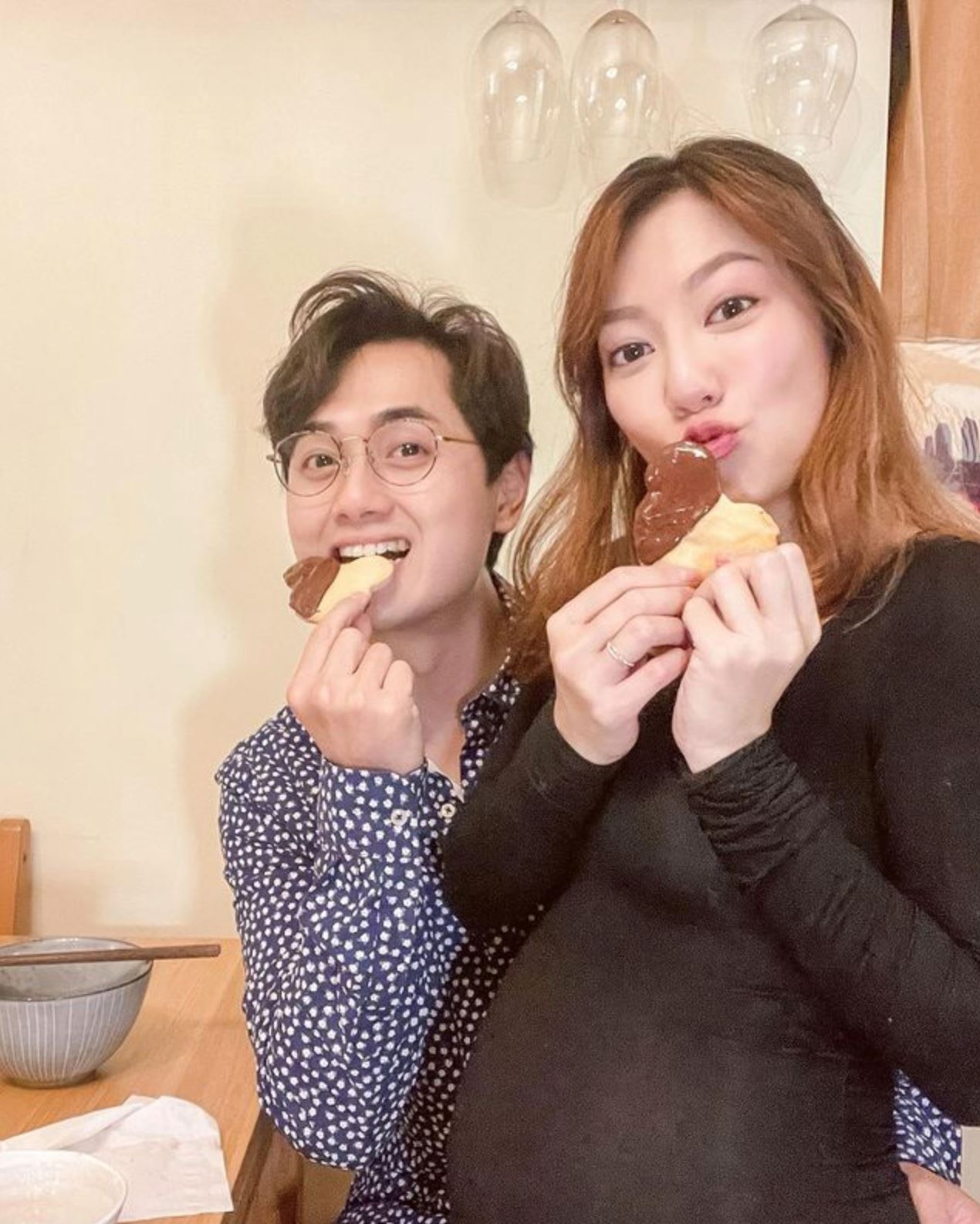 目前怀孕6个月❗️何雁诗上载孕照🤰四肢仍纤细🔥