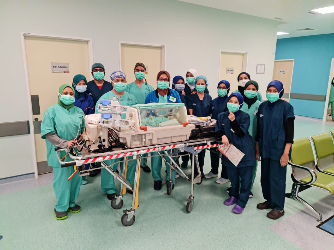 sejarah tercipta! kembar siam pramatang berjaya jalani pembedahan pisahkan bahagian hati