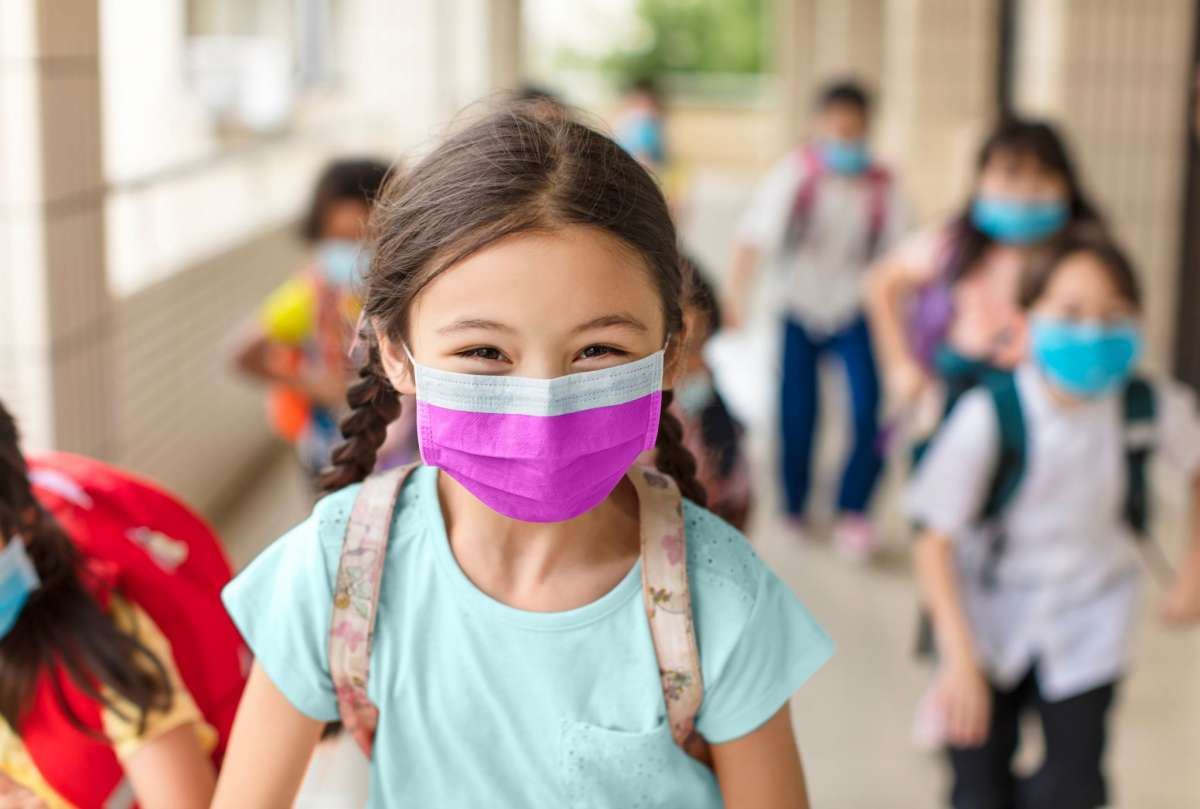 kanak-kanak di new york disaran pakai pelitup muka selama-lamanya